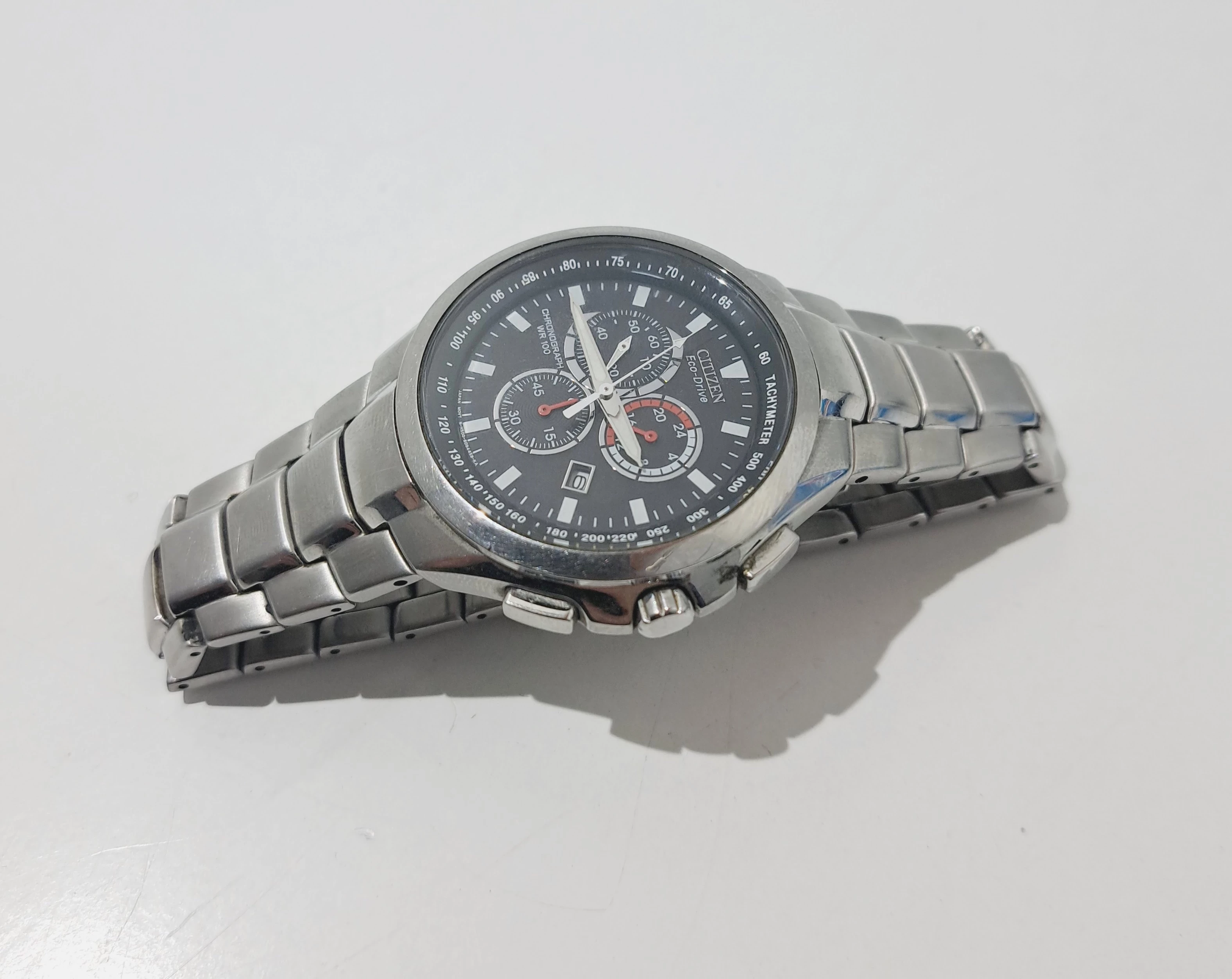 zegarek-citizen-h500-s063574-ksztalt-koperty-okragla