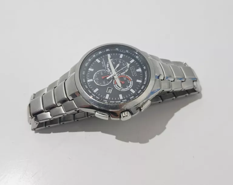 zegarek-citizen-h500-s063574-ksztalt-koperty-okragla