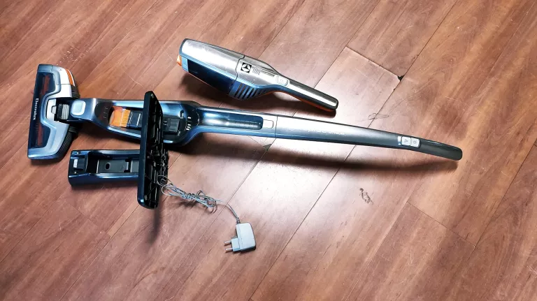 odkurzacz-electrolux-ergorapido-li-35-zb13er-marka-electrolux