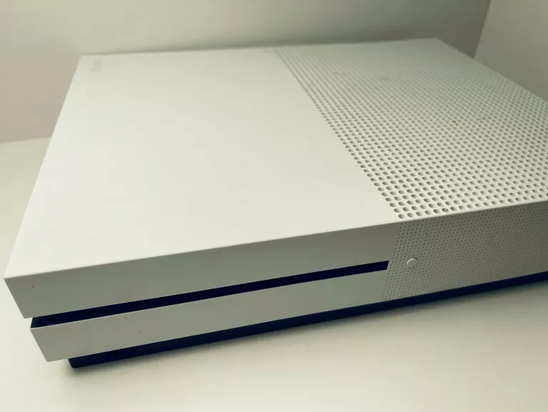 KONSOLA XBOX ONE S 1 TB