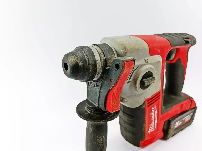 MŁOT MILWAUKEE M18 BH