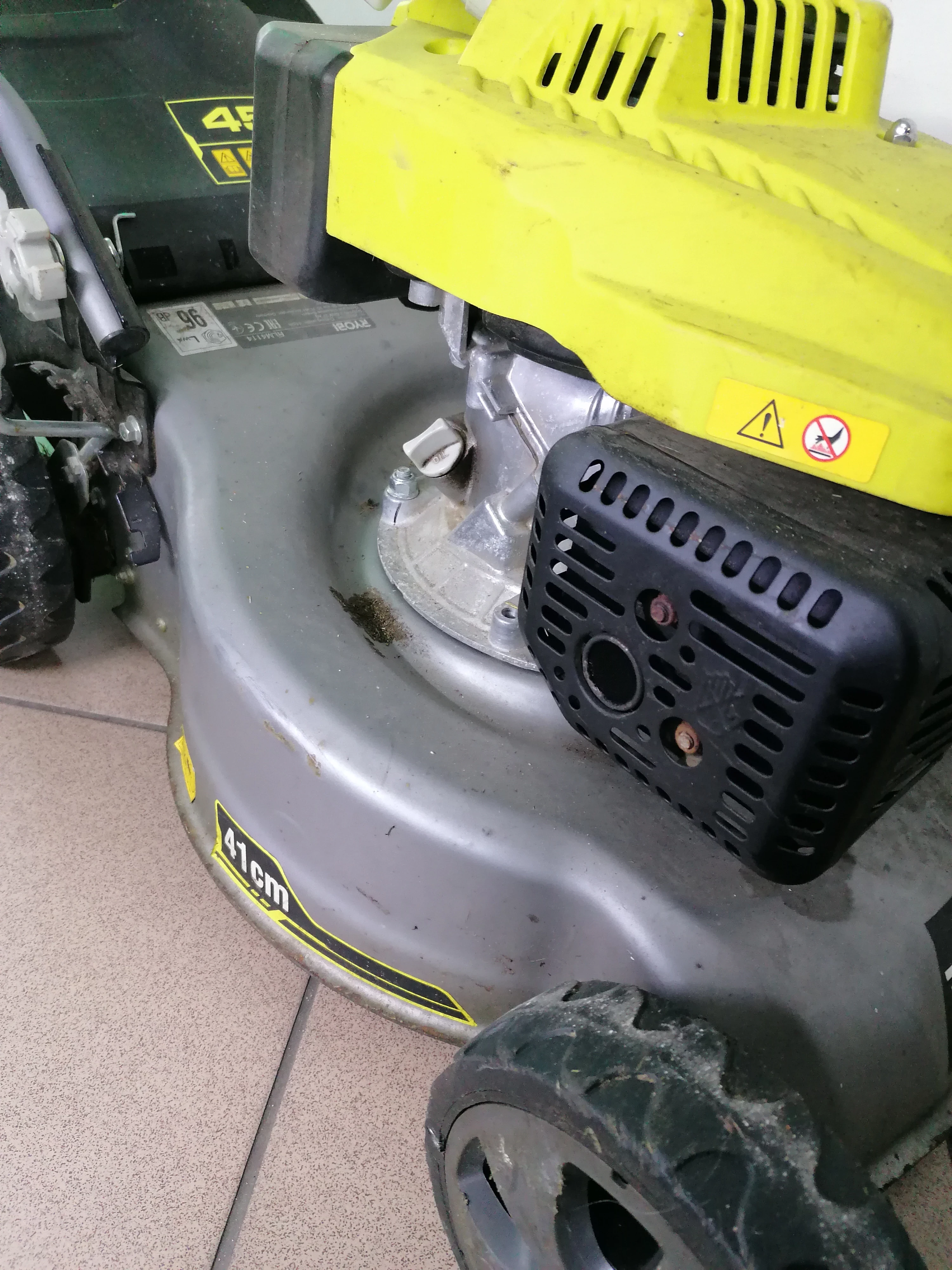 kosiarka-spalinowa-ryobi-rlm4114-140cc-ohv-pojemnosc-kosza-60