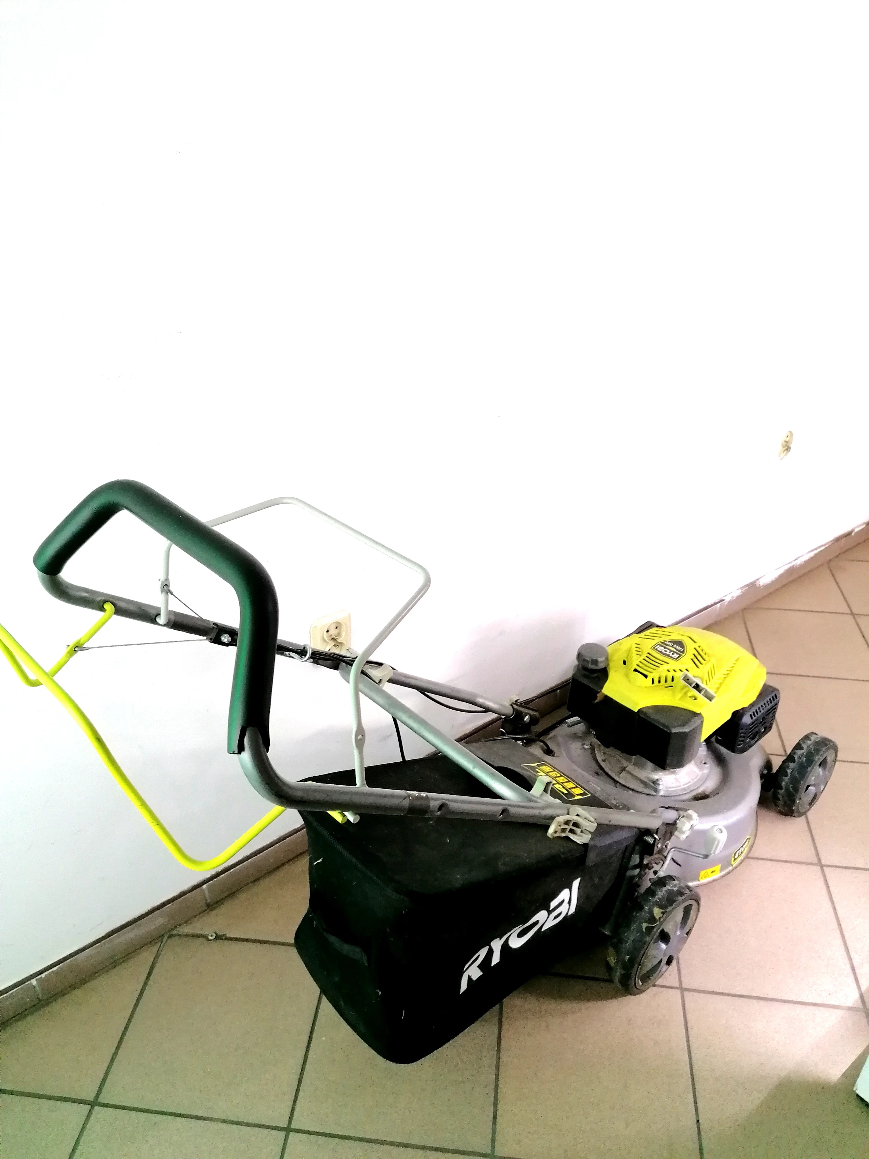 kosiarka-spalinowa-ryobi-rlm4114-140cc-ohv-starolecka-63-poznan-x