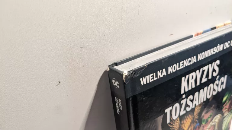 KOMIKS DC KRYZYS TOŻSAMOŚCI