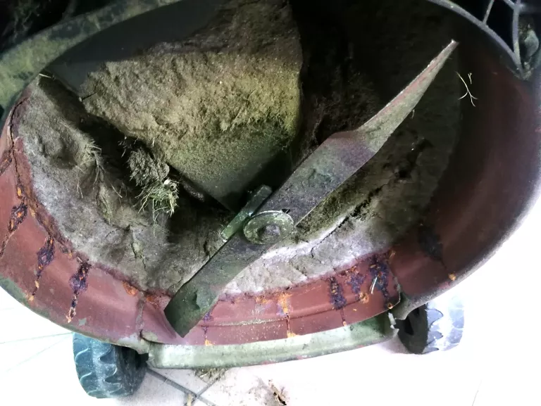 kosiarka-spalinowa-ryobi-rlm4114-140cc-ohv-szerokosc-koszenia-46