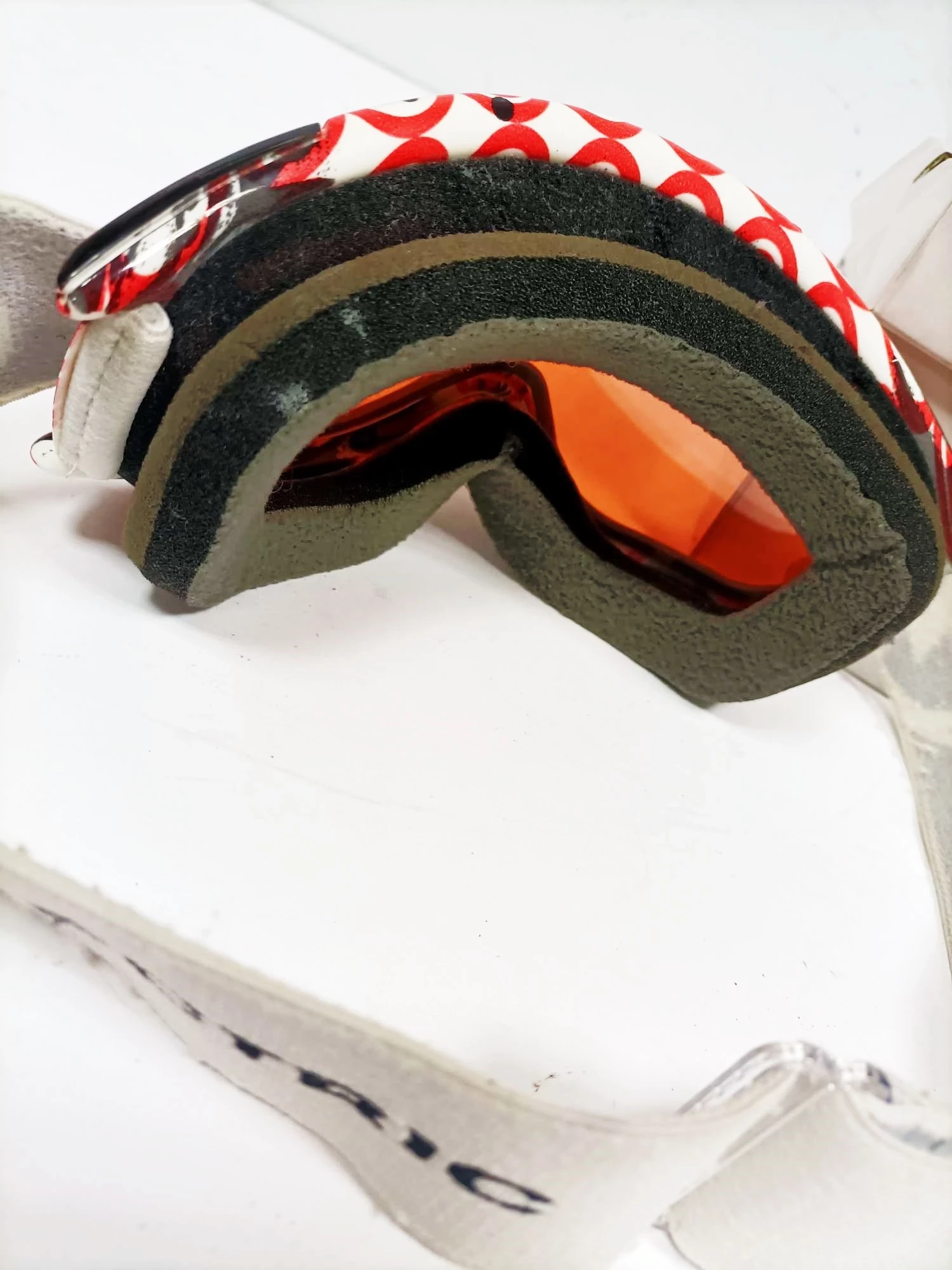 okulary-snowbardowe-electric-eg1-206-11735-zestaw-typ-ochrony-brak-informacji