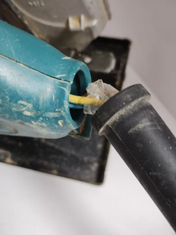 MAKITA 5704R PILARKA USZKODZONA