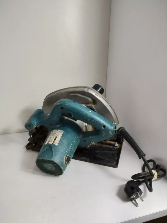 MAKITA 5704R PILARKA USZKODZONA