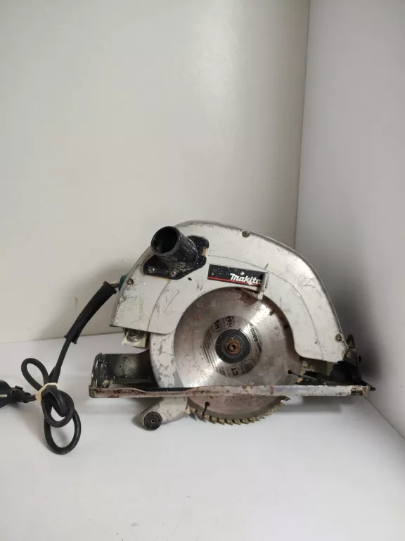 MAKITA 5704R PILARKA USZKODZONA