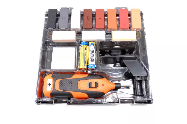 zestaw-do-naprawy-paneli-mebli-drzwi-doktor-holz-gwiezdna-21-elblag