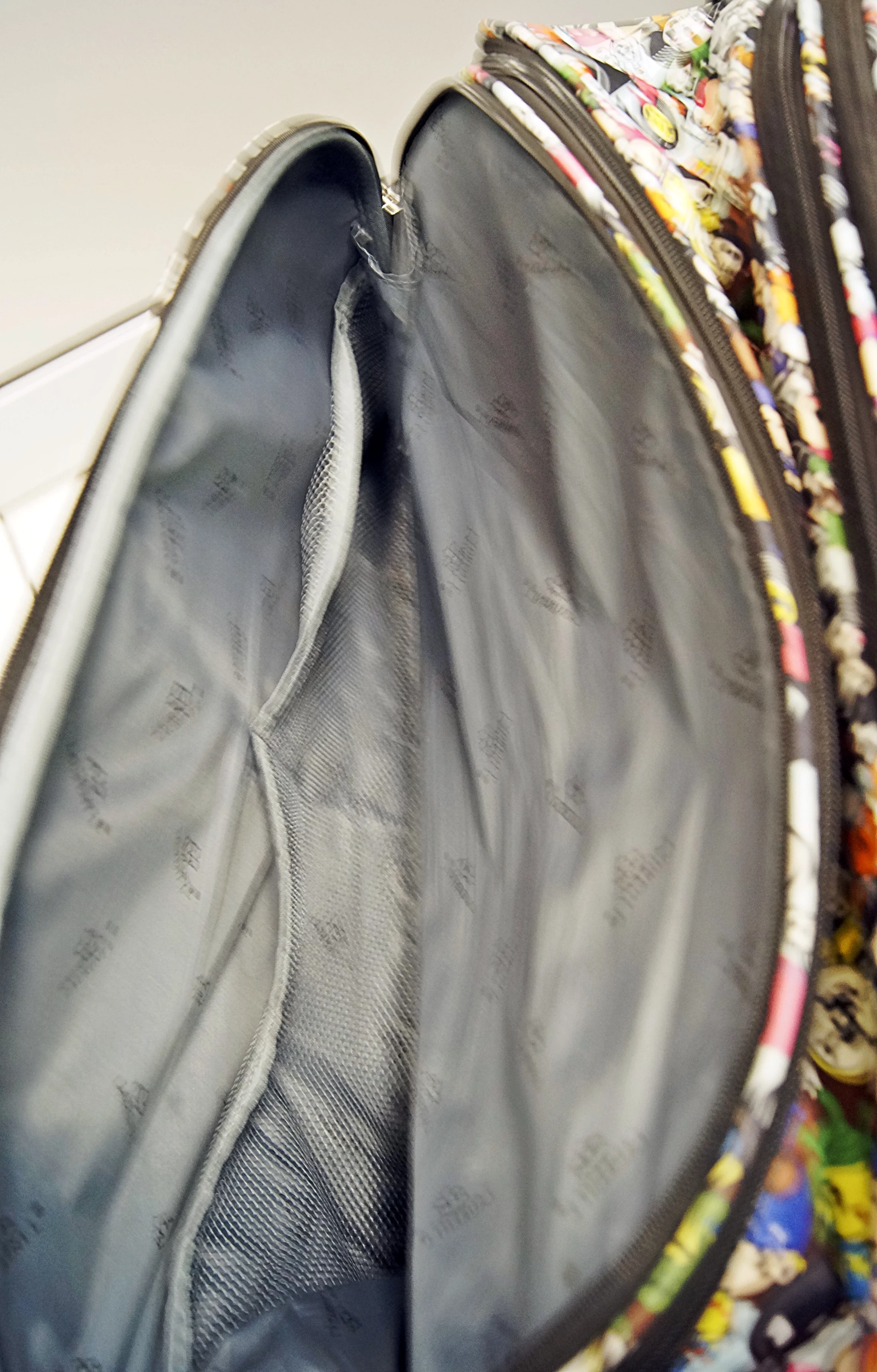 torba-podrozna-na-kolkach-laurent-l-wzor-dominujacy-inny-wzor