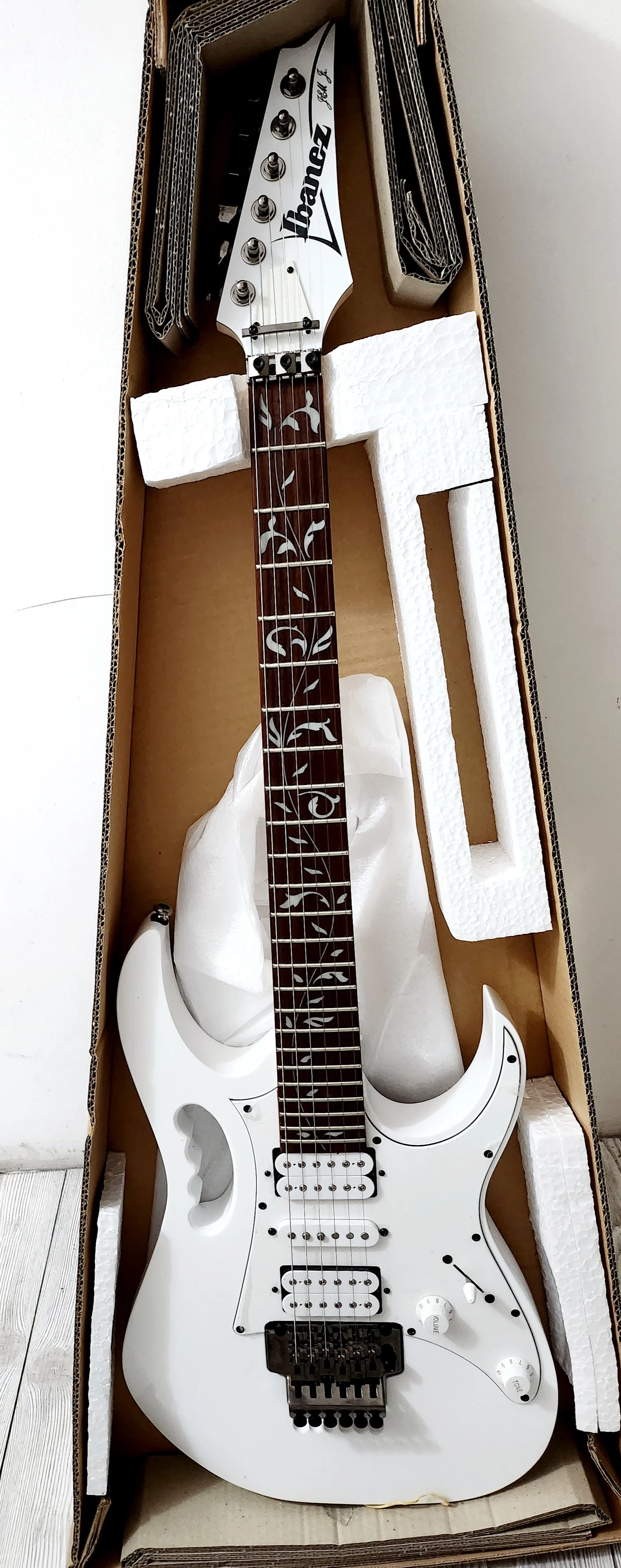 gitara-elektryczna-ibanez-jem-jr-wh-gw-130924r-dzialynskiego-1-swarzedz