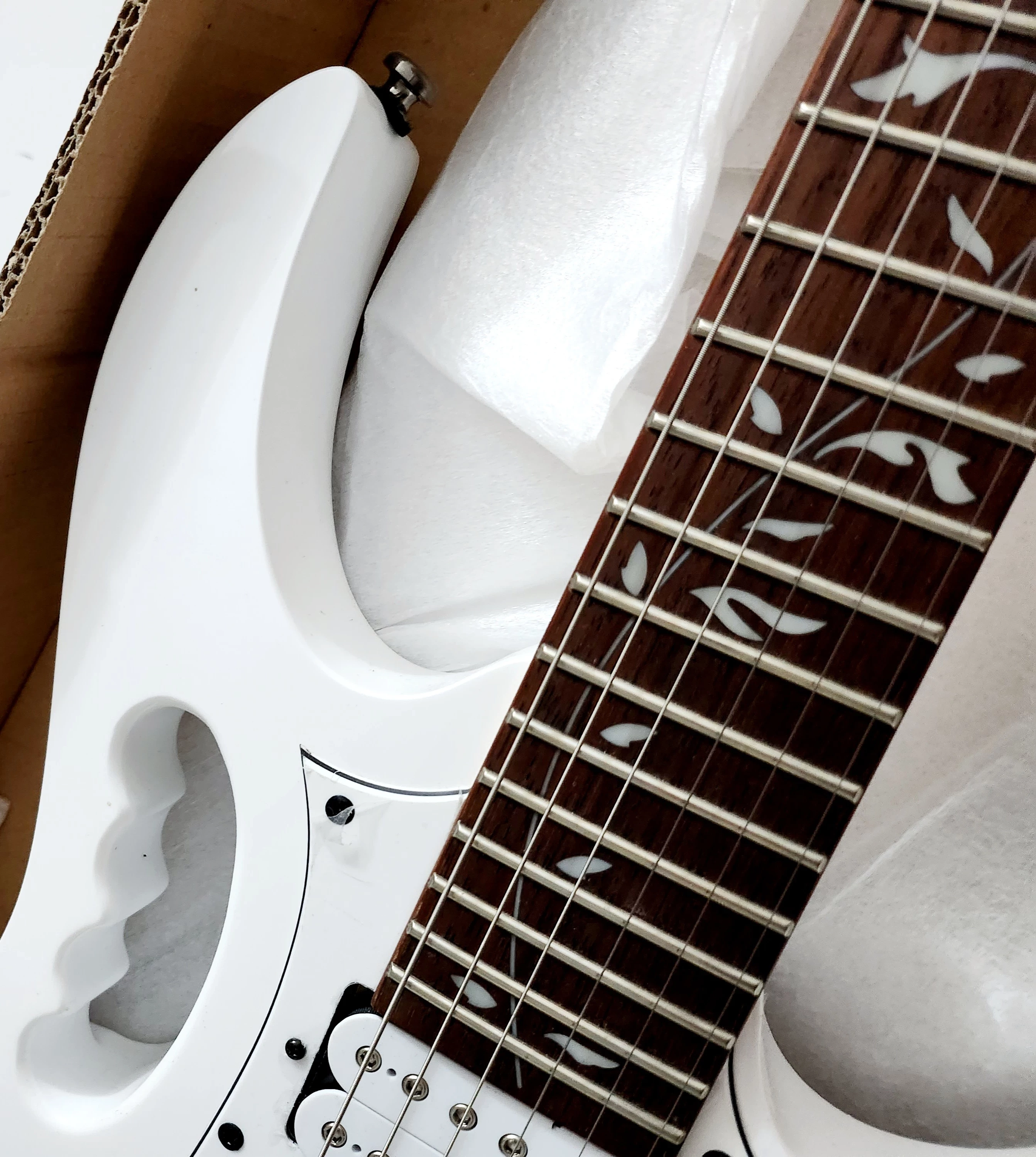 gitara-elektryczna-ibanez-jem-jr-wh-gw-130924r-stan-uzywany