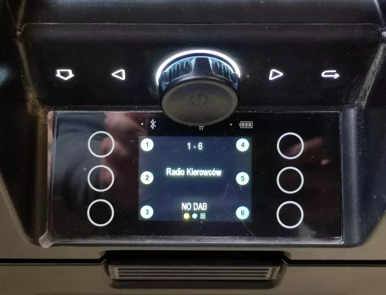 radio-budowlane-dewalt-dwst1-81078-qw-i-armii-wojska-polskiego-10e-kolobrzeg