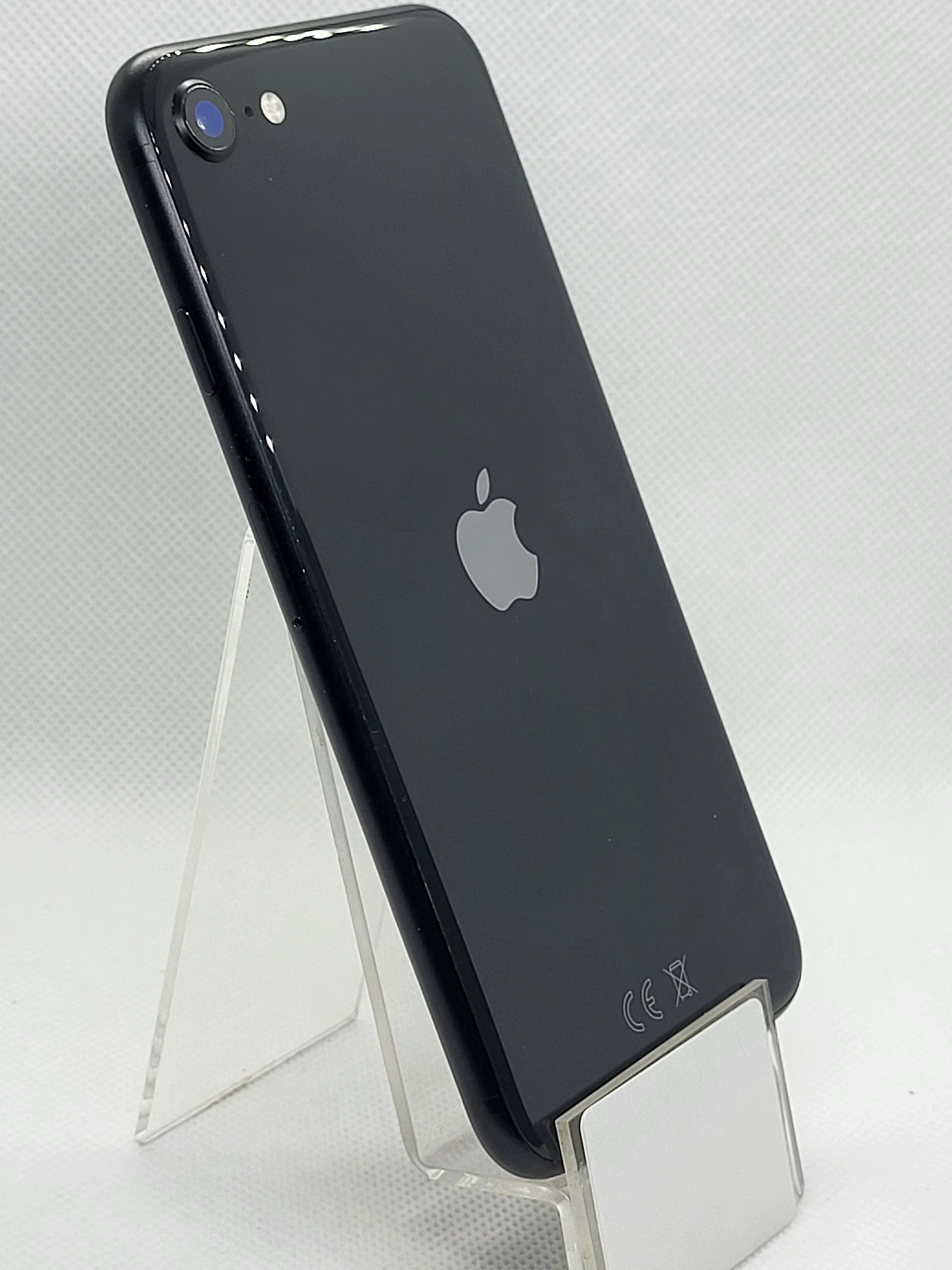 apple-iphone-se-2020-zadbany-kod-producenta-mxd02pma