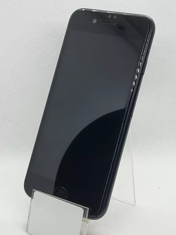 apple-iphone-se-2020-zadbany-typ-smartfon