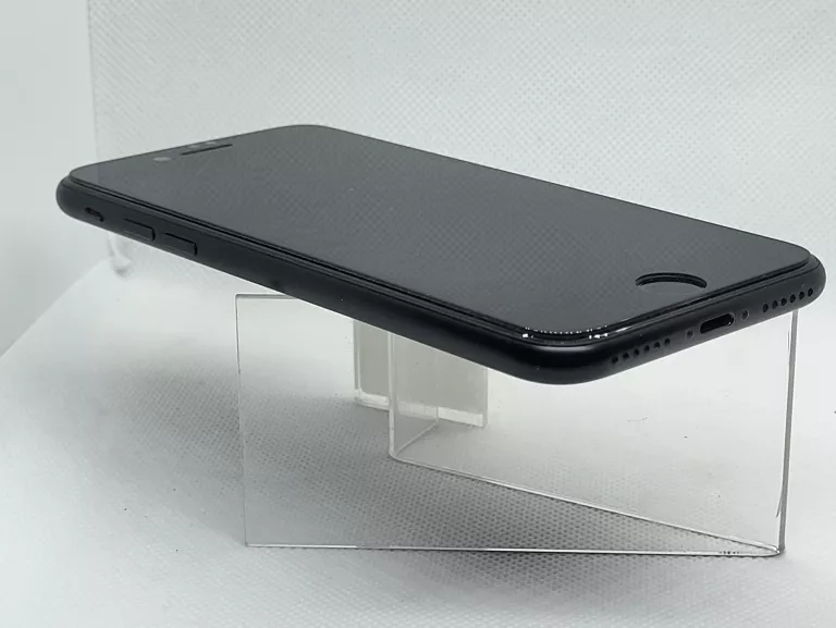 apple-iphone-se-2020-zadbany-przekatna-ekranu-47