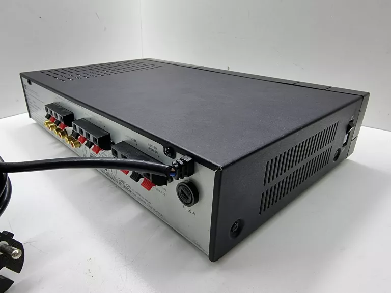 WZMACNIACZ JBL ESC 200