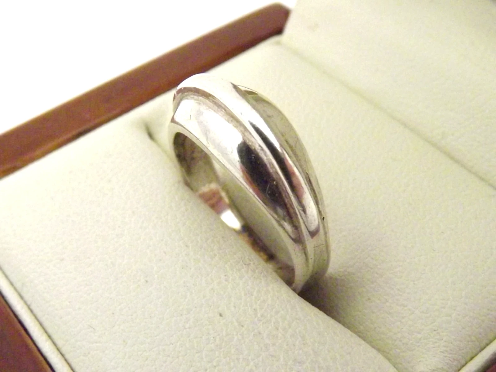 niespotykany-srebrny-pierscionek-399g-925-r13-rodzaj-2205-2