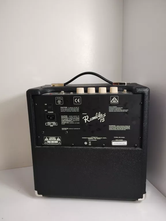 WZMACNIACZ FENDER RUMBLE 15 V3