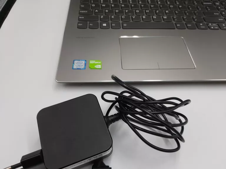 LAPTOP LENOVO IDEAPAD 520-15IKB I5/8GB/256GB SSD!