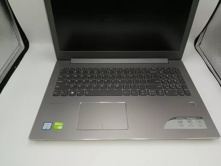 LAPTOP LENOVO IDEAPAD 520-15IKB I5/8GB/256GB SSD!
