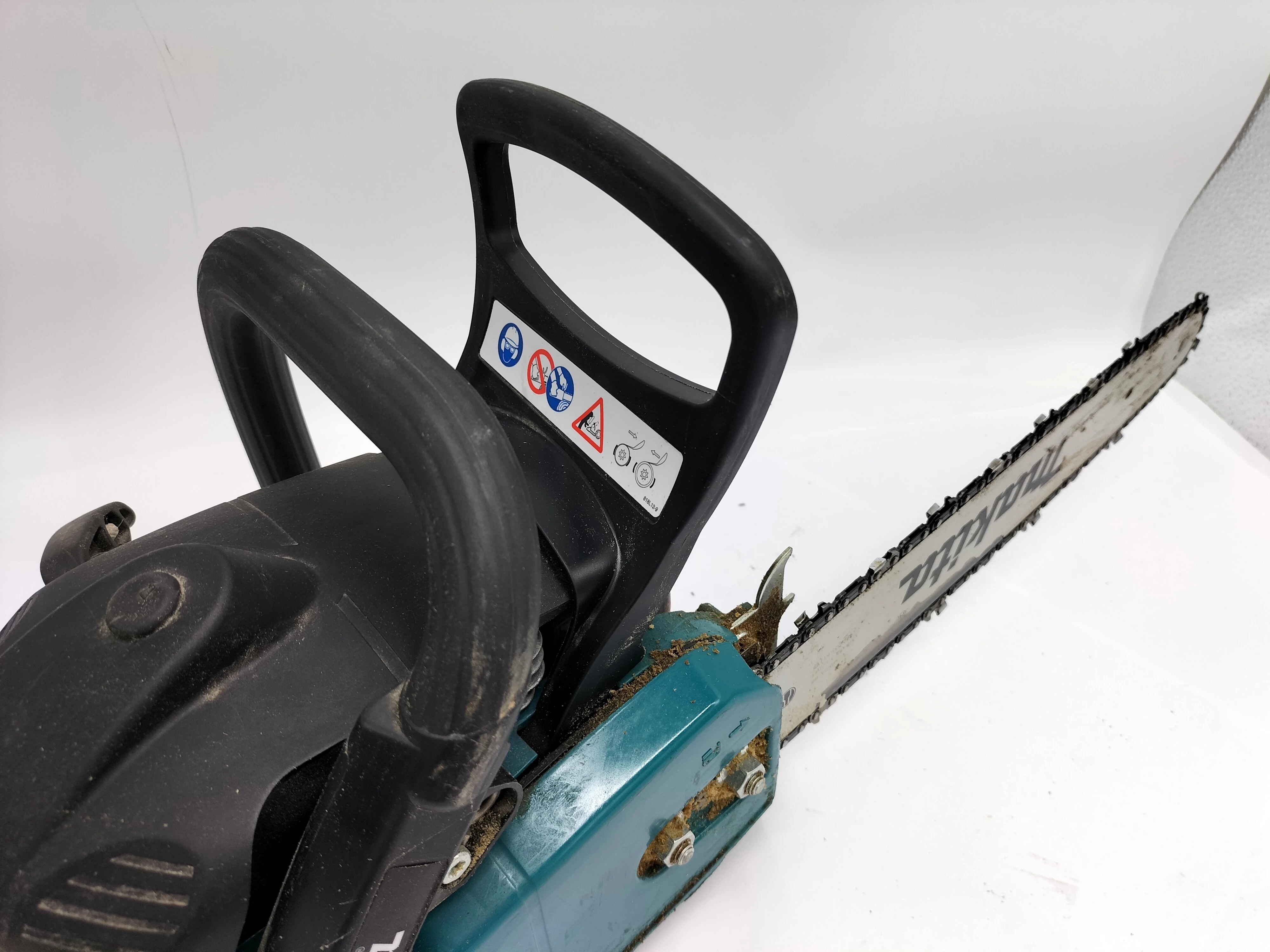 pila-spalinowa-makita-ea3200s-europejski-standard-emisji-spalin-euro-5