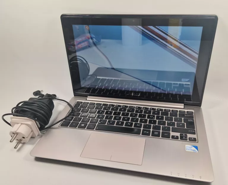 LAPTOP ASUS X 202 EP +ŁAD