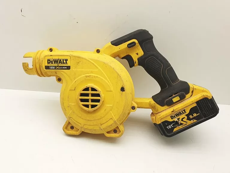 DEWALT DCV100 KOMPAKTOWA AKUM. DMUCHAWA