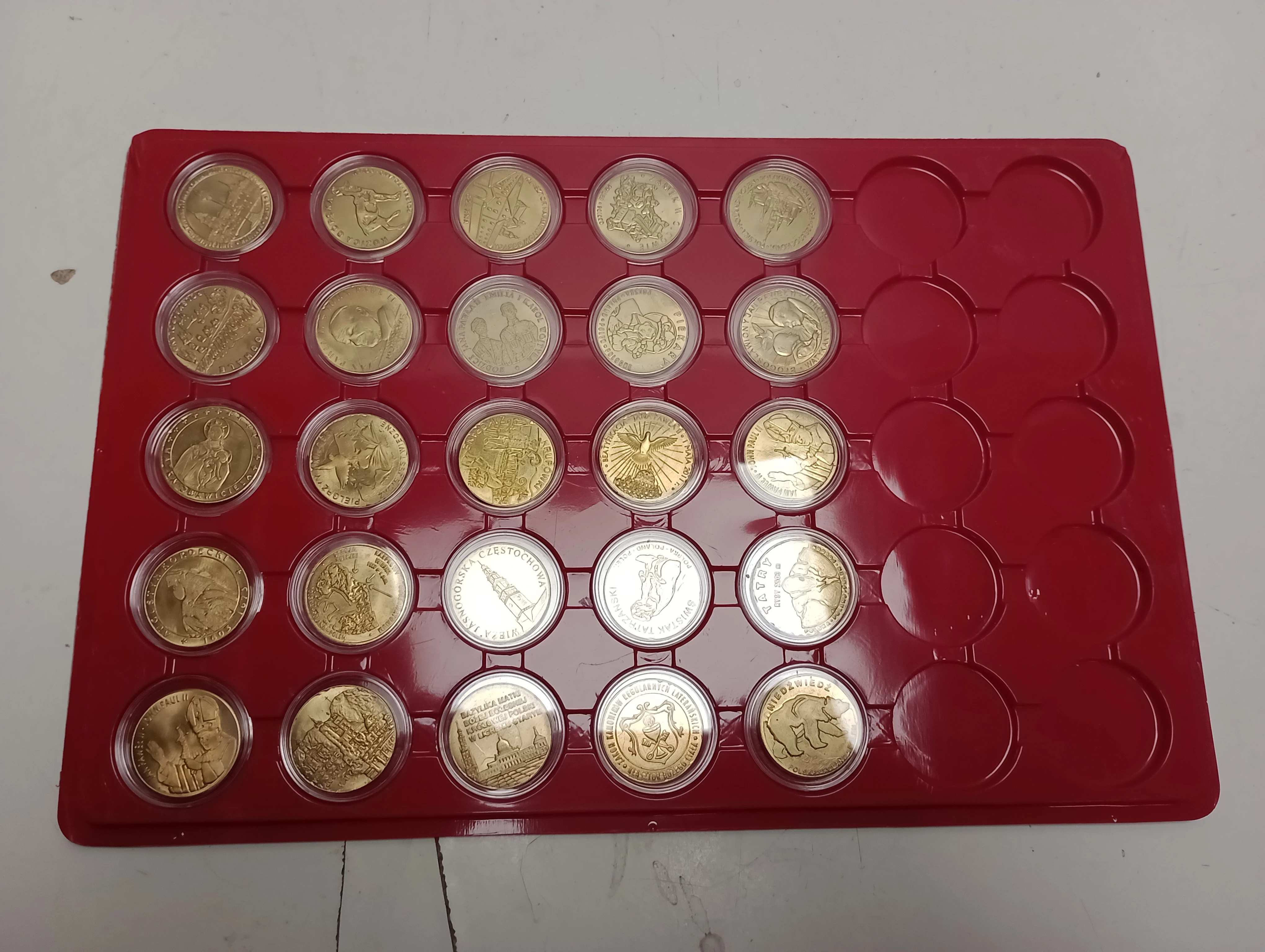 zestaw-25-medali-mennica-pietka-osiedle-teatralne-3u15-krakow