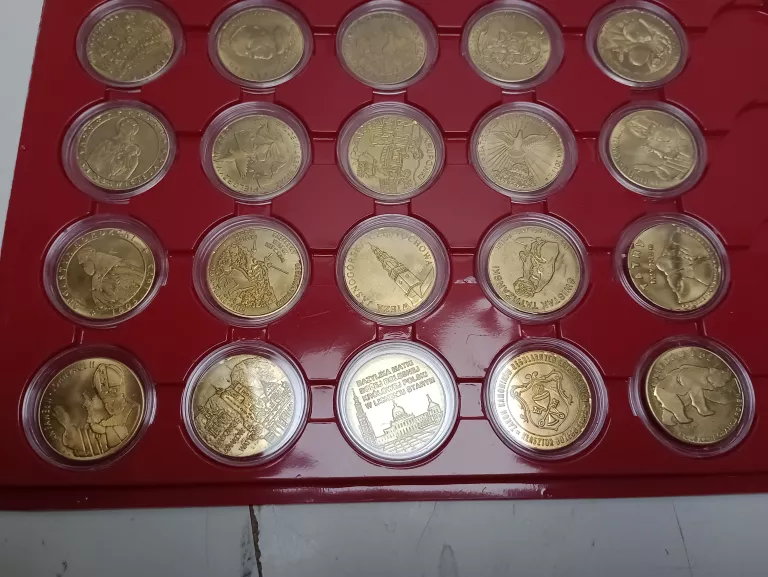 zestaw-25-medali-mennica-pietka-osiedle-teatralne-3u15-krakow