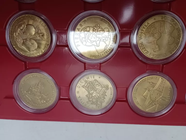 zestaw-25-medali-mennica-pietka-osiedle-teatralne-3u15-krakow