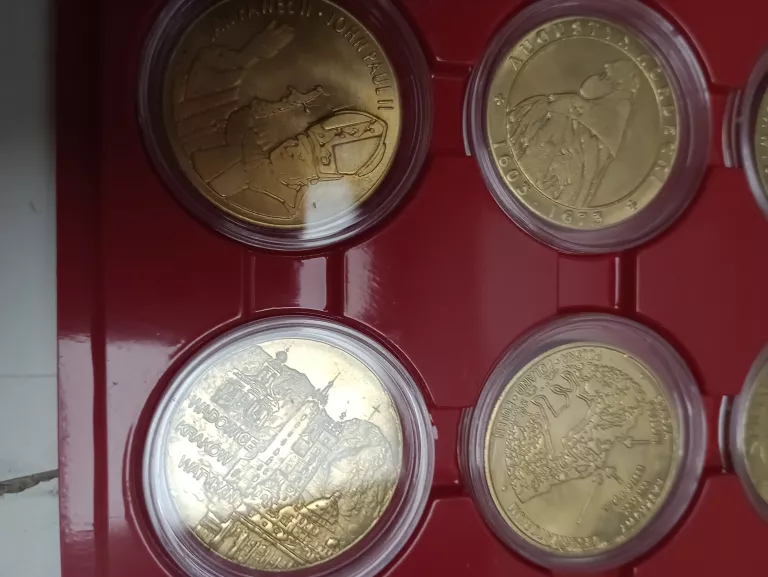 zestaw-25-medali-mennica-pietka-osiedle-teatralne-3u15-krakow
