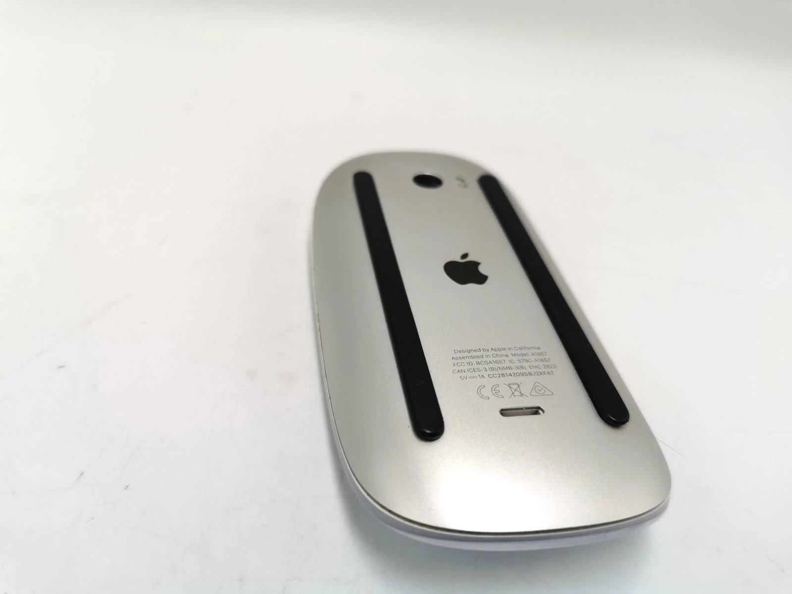 mysz-apple-magic-mouse-a1657-kod-producenta-mk2e3za