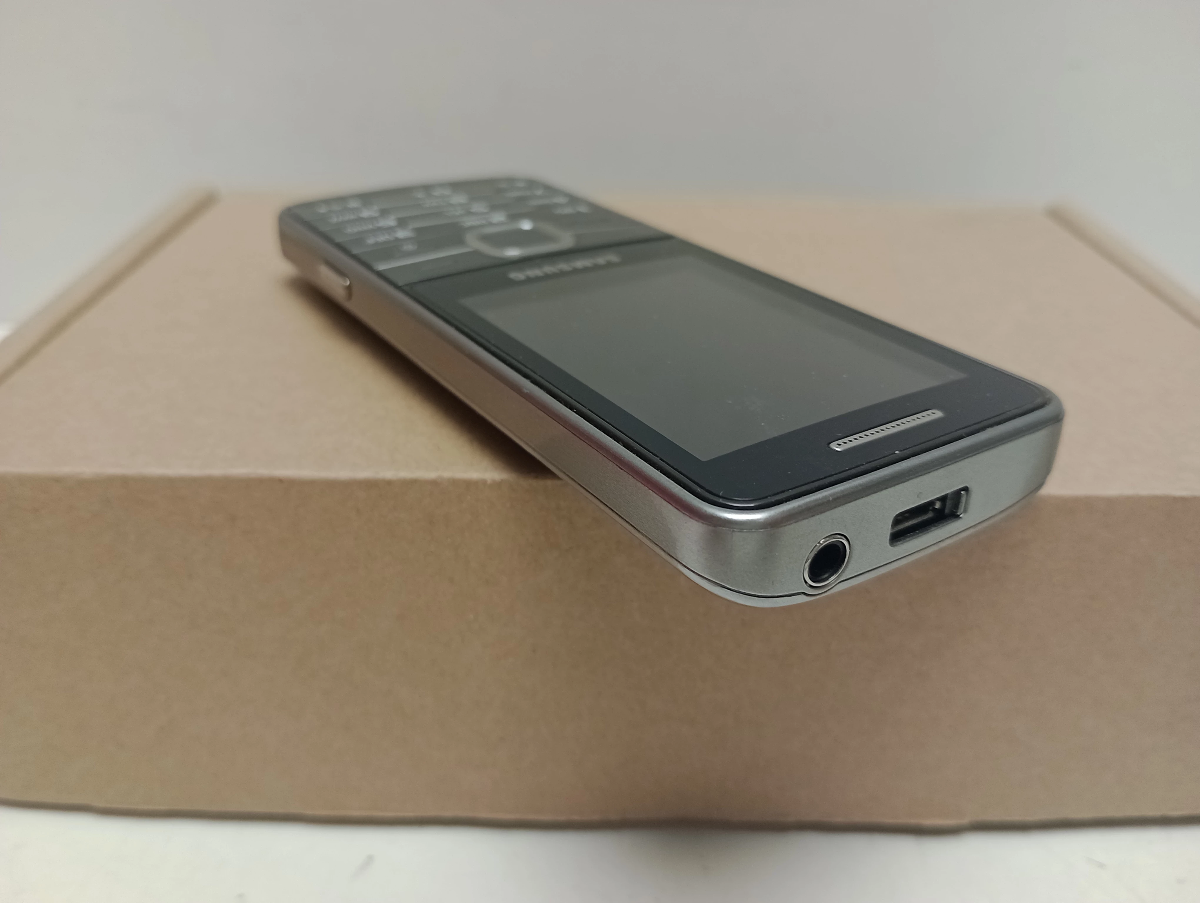 telefon-samsung-gt-s5611-simlock-orange-ean-gtin-8806085942240