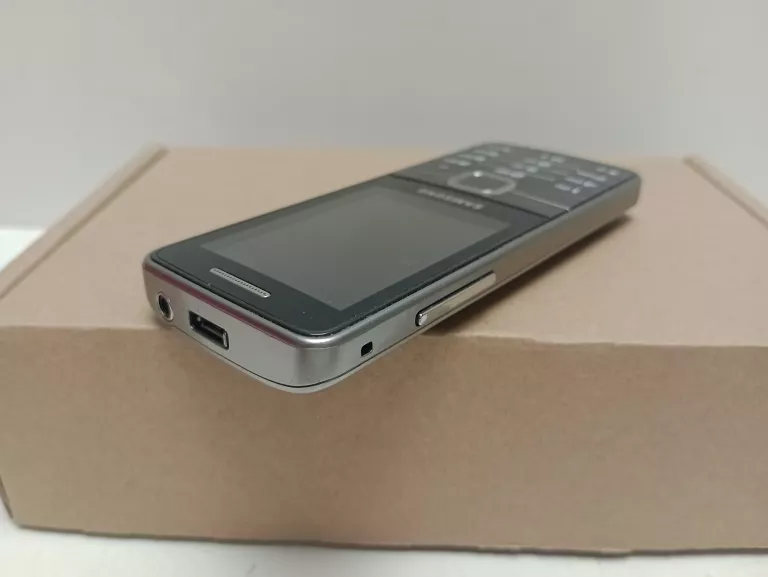 telefon-samsung-gt-s5611-simlock-orange-przekatna-ekranu-24