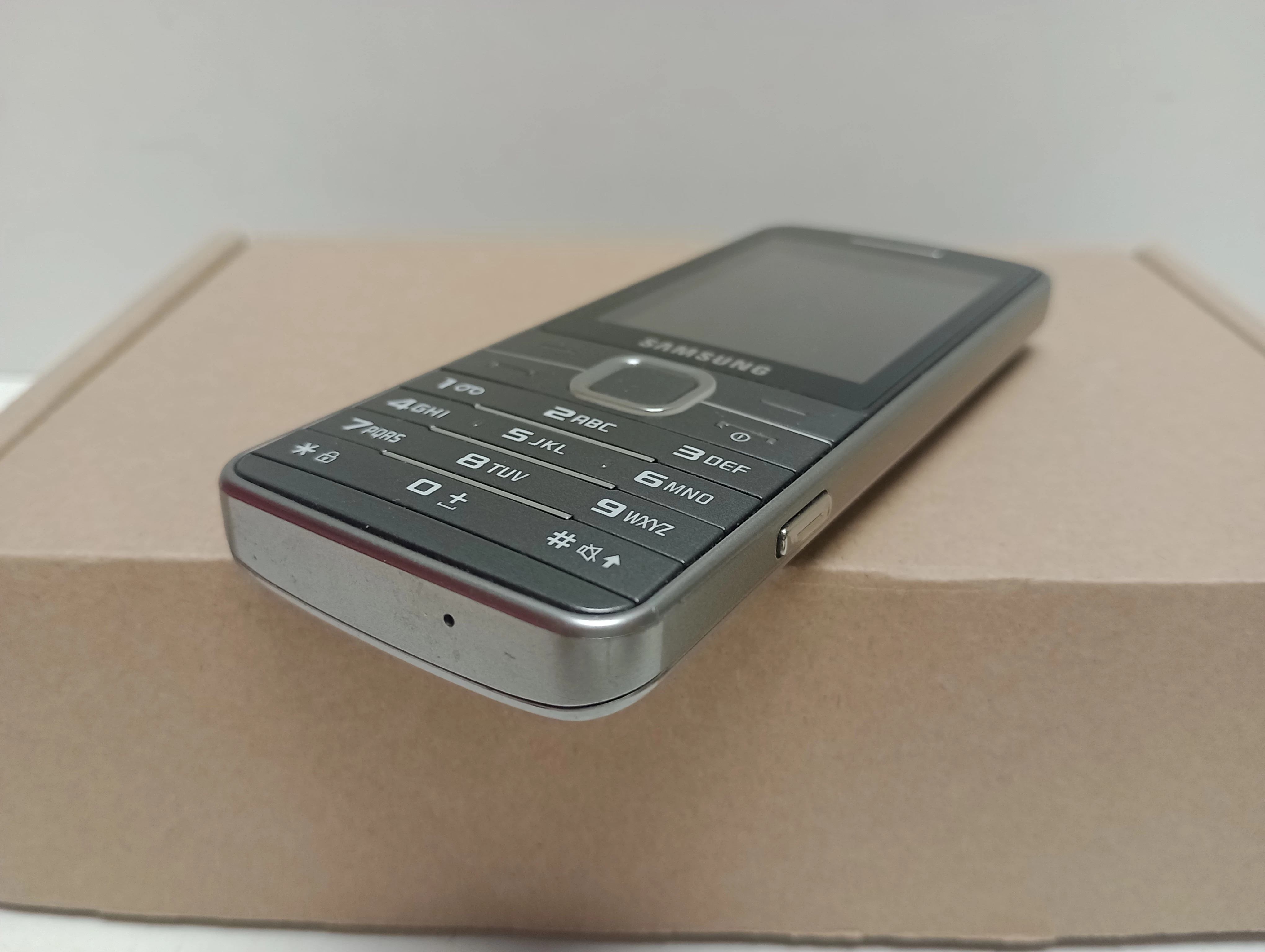 telefon-samsung-gt-s5611-simlock-orange-kolor-srebrny