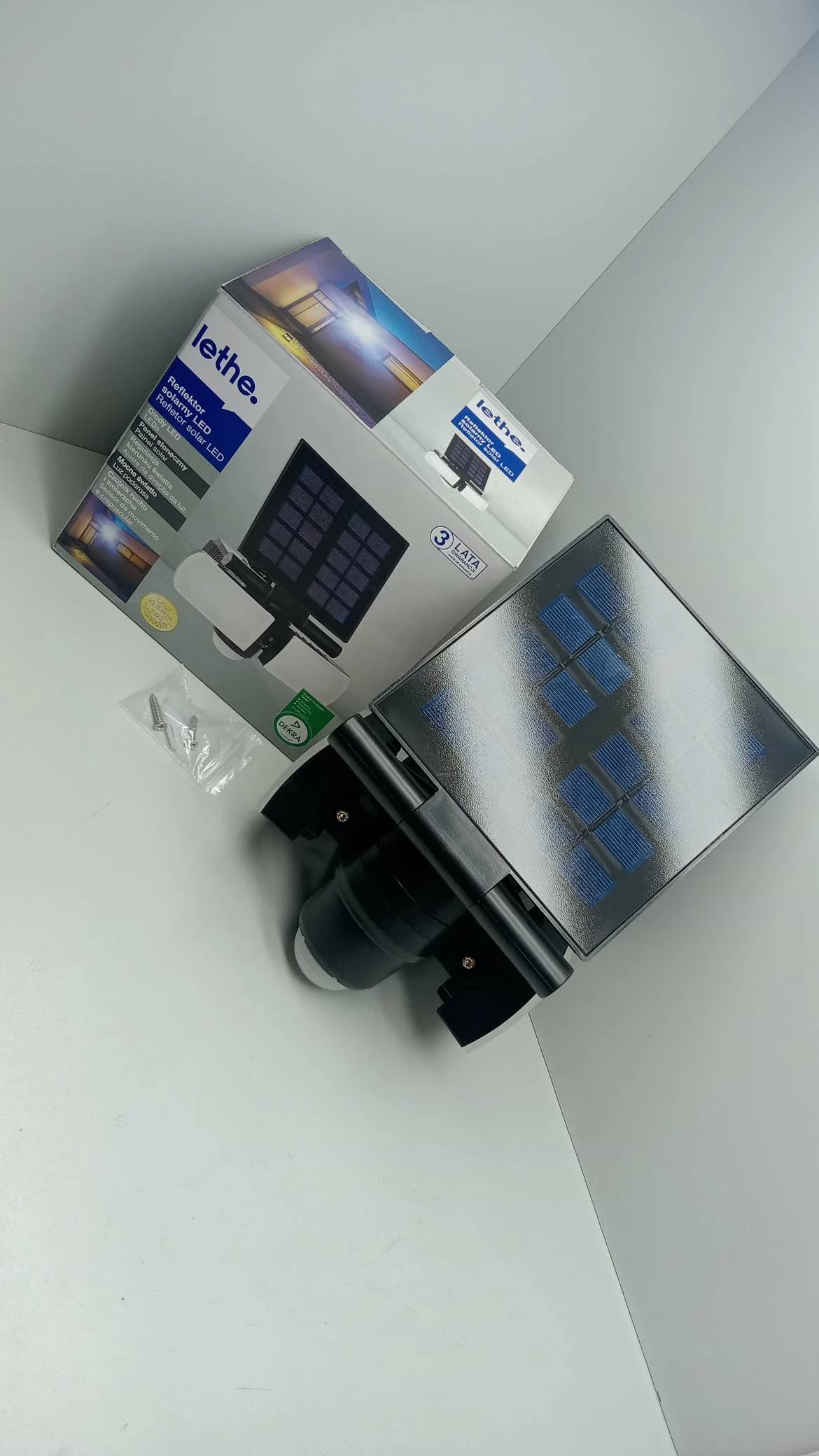lethe-reflektor-solarny-led-z-czujnikiem-ruchu-3-maja-9-lipno