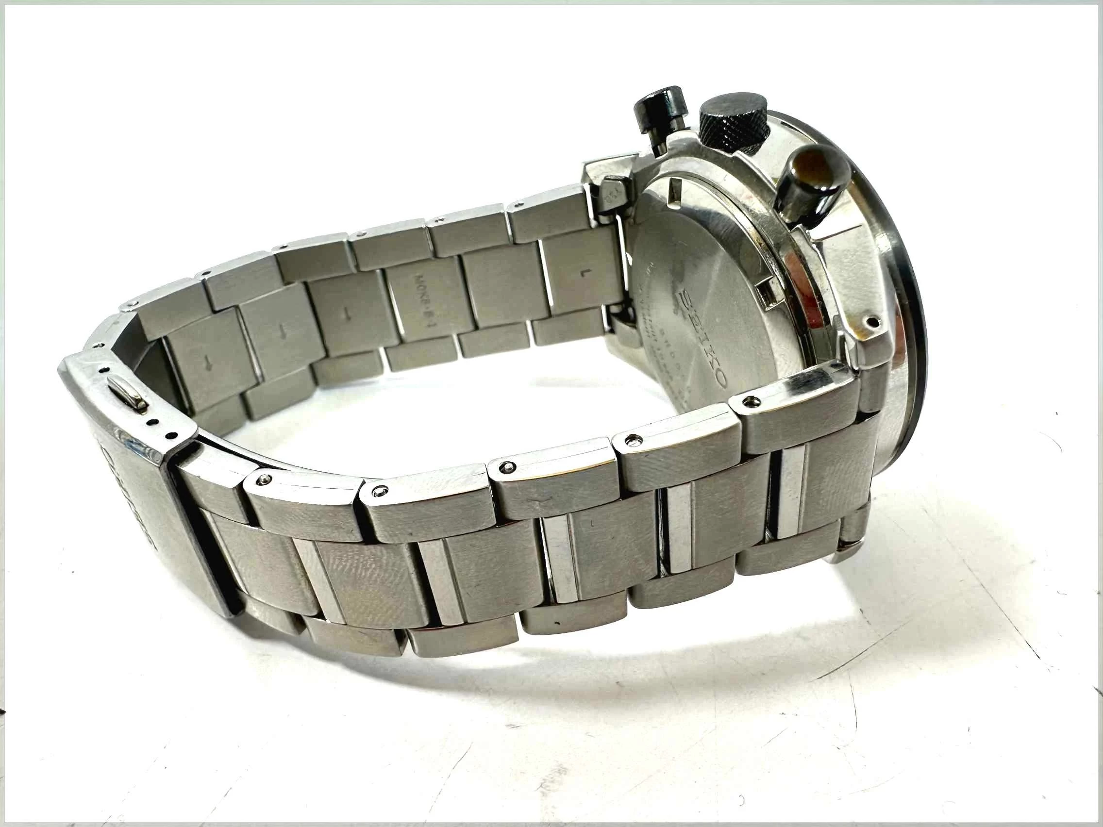 zegarek-seiko-8t67-00g0-ksztalt-koperty-okragla