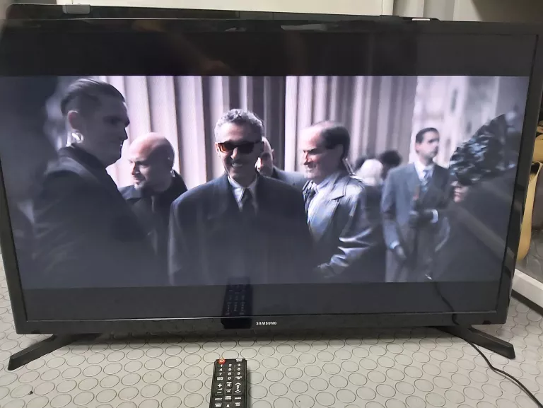 TELEWIZOR SAMSUNG UE32J4000AW + PILOT OKAZJA
