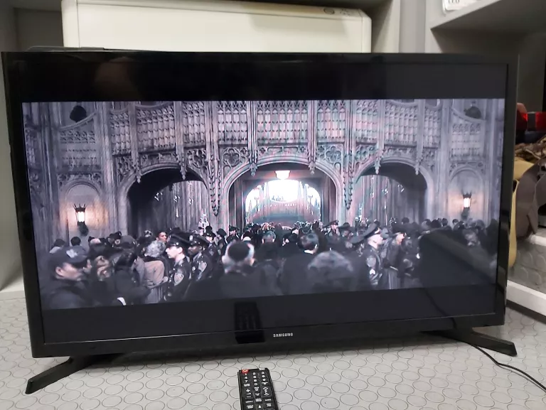 TELEWIZOR SAMSUNG UE32J4000AW + PILOT OKAZJA