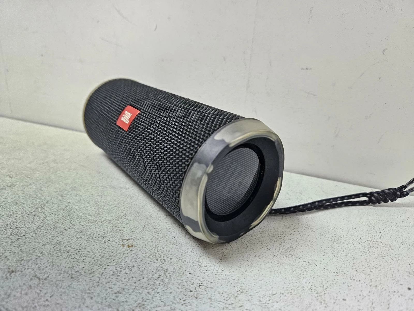 glosnik-jbl-flip-4-marka-jbl