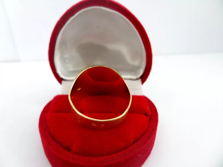 zloty-sygnet-mercedes-p585-745-g-material-zolte-zloto