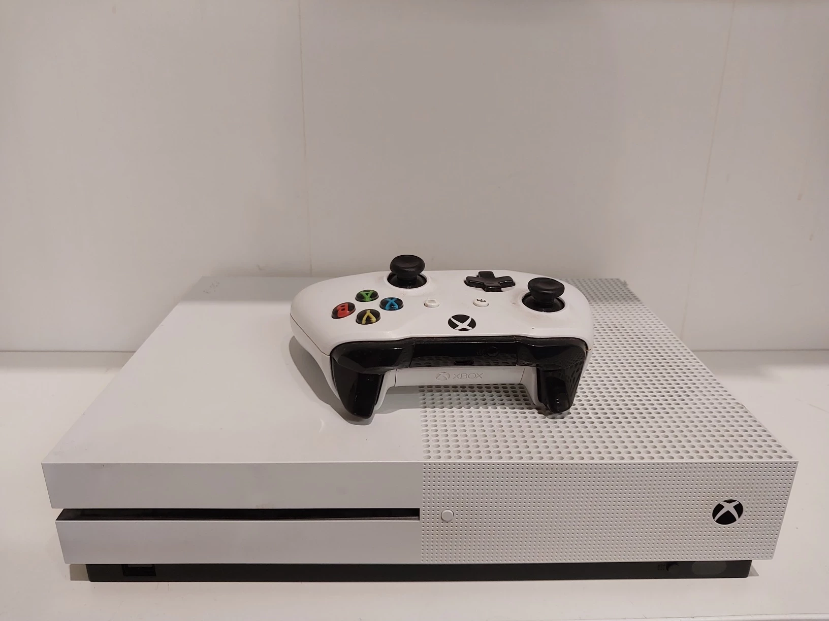 MICROSOFT XBOX ONE S [MODEL1681] Konsole Loombard.pl