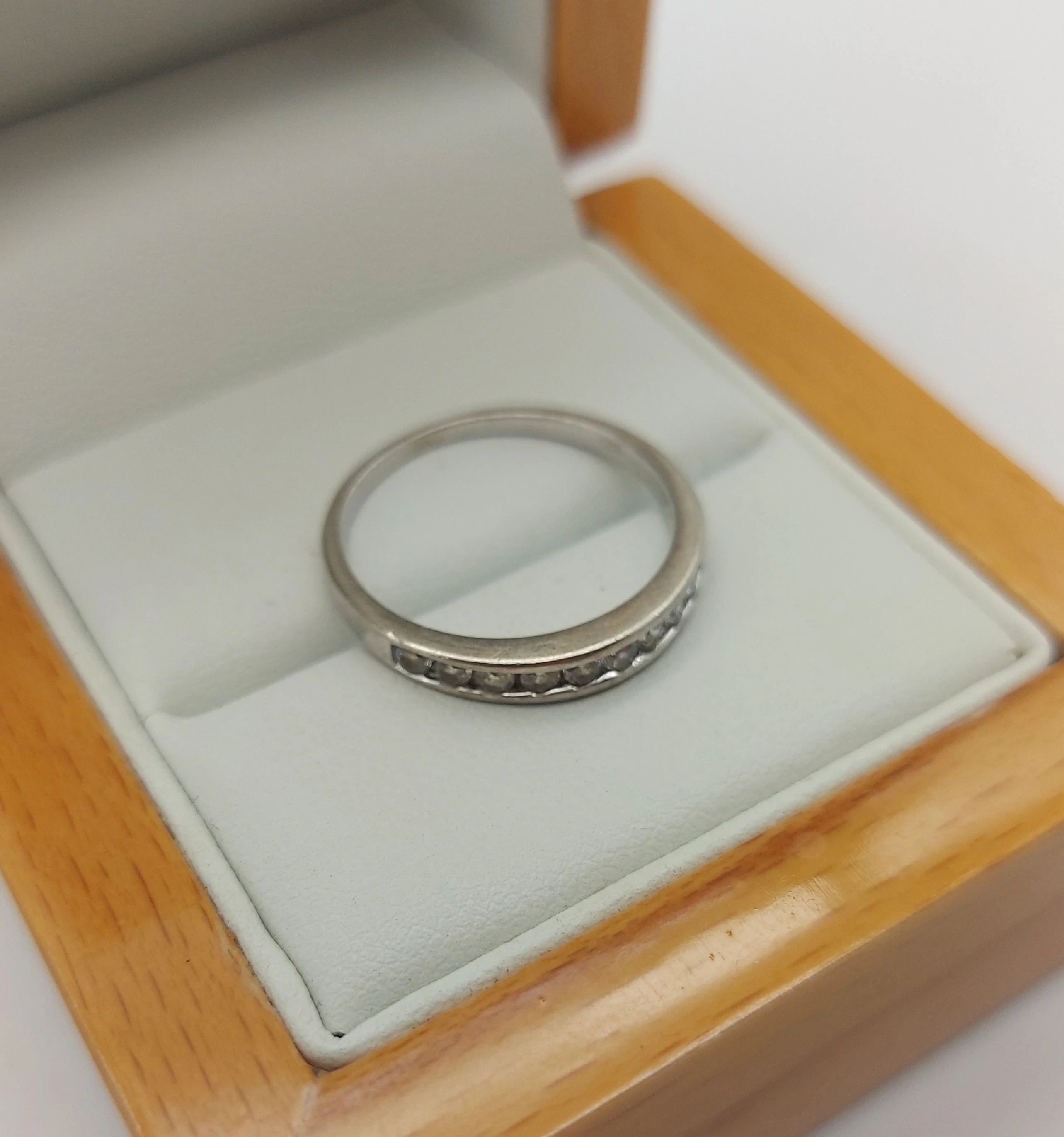 piekkny-srebrny-pierscionek-16-kamien-cyrkonia