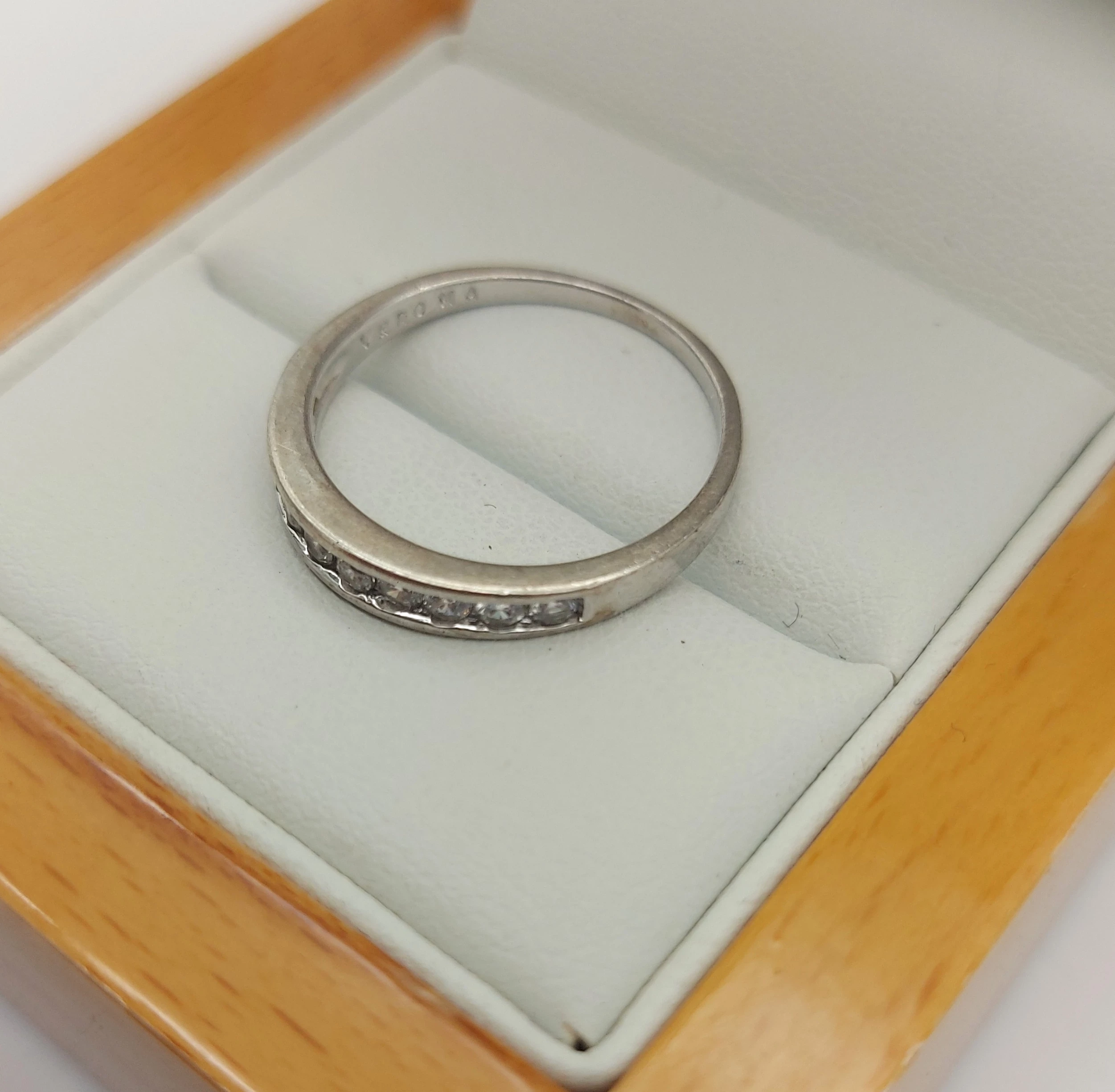 piekkny-srebrny-pierscionek-16-material-srebro