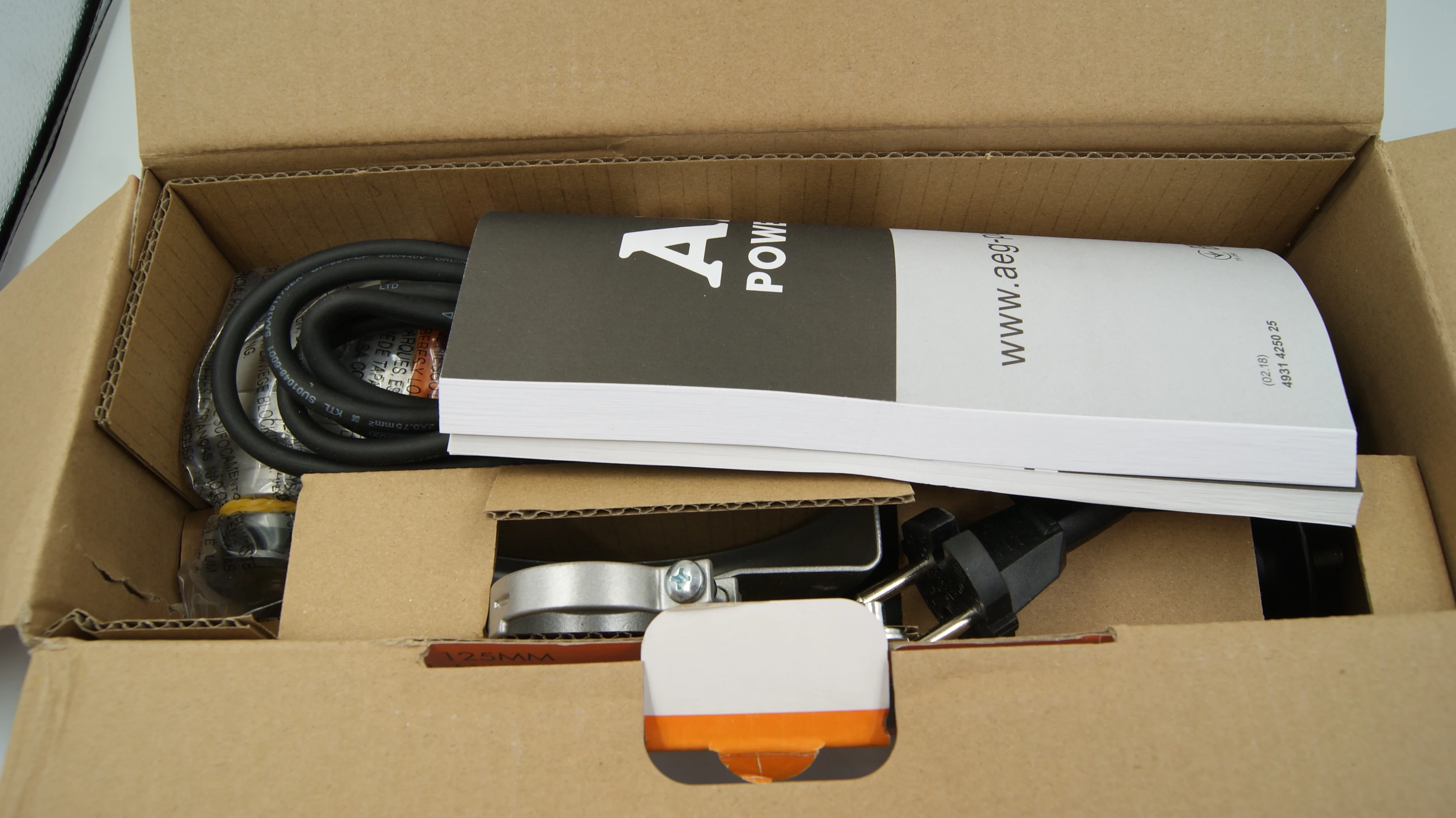 szlifierka-katowa-aeg-ws-8-125s-jak-nowa-stan-uzywany