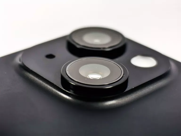 telefon-iphone-15-128gb-100-komplet-model-telefonu-iphone-15