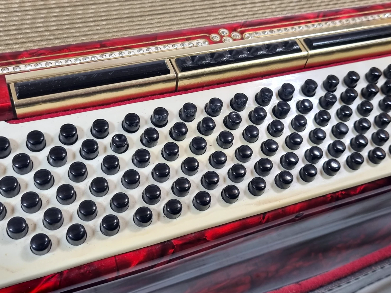 akordeon-horch-120-basow-musette-z-etui-stan-uzywany