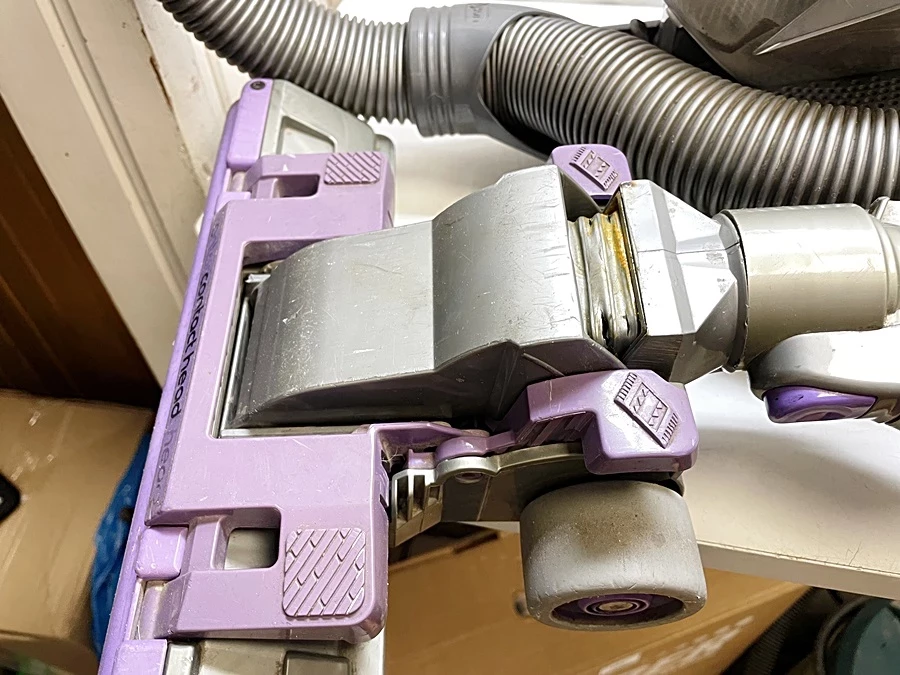 odkurzacz-dyson-dc08-plus-moc-140000